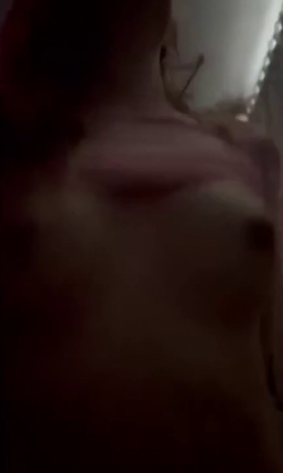 คลิปหลุดทางบ้านสาวขี้เงี่ยนร่อนเอวโครตดีขึ้นขย่มเย็ดแฟนหนุ่มครางเสียวโครตดีลีลาเด็ดจัดๆ