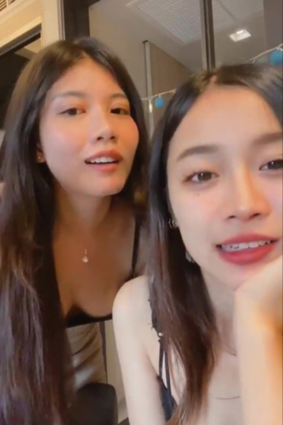 Mlive ห้องล็อคคู่เทพสองสาวน้องน้อยหน่าและเพื่อนคู่จิ้นคนใหม่แลกกันเล่นหีน้ำแตกเยิ้มๆ Mlive ห้องล็อคคู่เทพสองสาวน้องน้อยหน่าและเพื่อนคู่จิ้นคนใหม่แลกกันเล่นหีน้ำแตกเยิ้มๆ